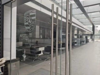 曾卖劳斯莱斯、保时捷等豪车，汽车销售巨头宝利德如今破产清算：杭州总部已人去楼空，义乌子公司贴上了封条