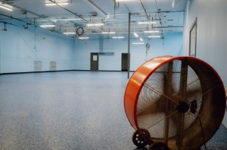 分析：关税大招一出 特朗普的“制造业复兴”大业难上加难