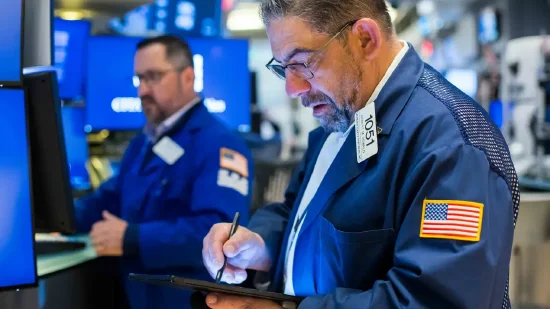 收盘：美股收跌道指跌390点 关税不确定性令股指承压  第1张