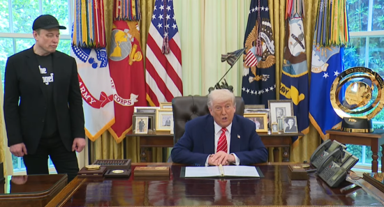 特朗普和马斯克在告别新闻发布会上互相称赞  第1张