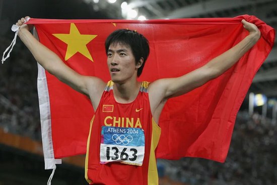 刘翔回应“移民美国”：谁说的？站出来，保证不打他！“中国人，爱中国，记住了！”  第3张