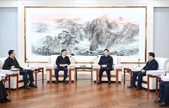 进出口银行董事长陈怀宇与辽宁省委书记许昆林、省长王新伟举行会谈  第1张